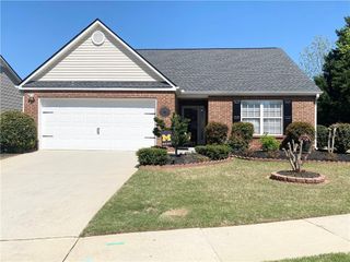 967 Village View Circle, Loganville, GA 30052