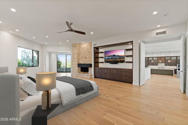 5724 N ECHO CANYON Drive, Phoenix, AZ 85018