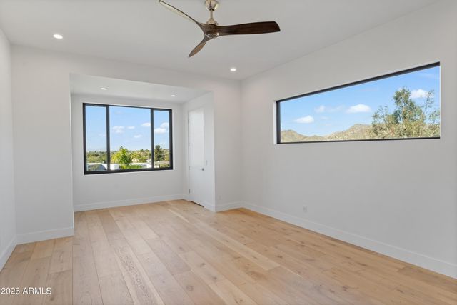 5724 N ECHO CANYON Drive, Phoenix, AZ 85018