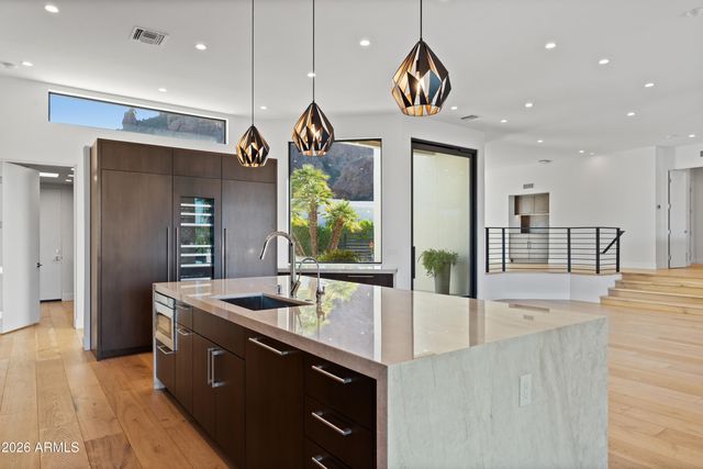 5724 N ECHO CANYON Drive, Phoenix, AZ 85018