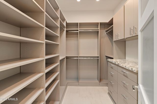 5724 N ECHO CANYON Drive, Phoenix, AZ 85018