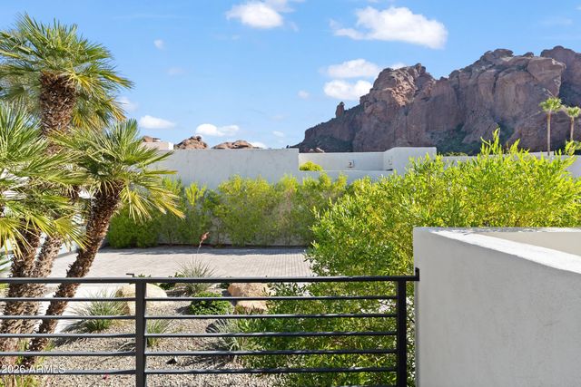 5724 N ECHO CANYON Drive, Phoenix, AZ 85018