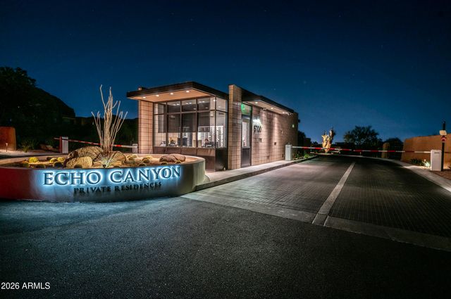 5724 N ECHO CANYON Drive, Phoenix, AZ 85018