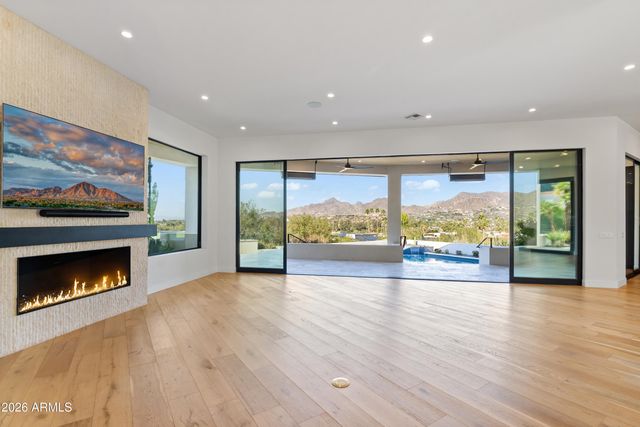 5724 N ECHO CANYON Drive, Phoenix, AZ 85018