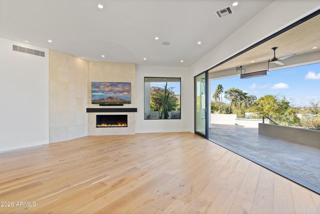 5724 N ECHO CANYON Drive, Phoenix, AZ 85018