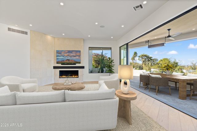 5724 N ECHO CANYON Drive, Phoenix, AZ 85018