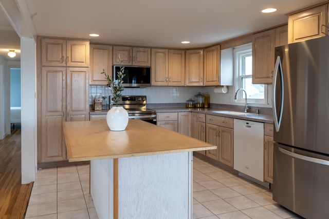 106 Beach Street, East Falmouth, MA 02536