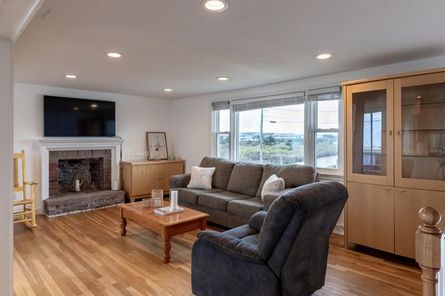 106 Beach Street, East Falmouth, MA 02536