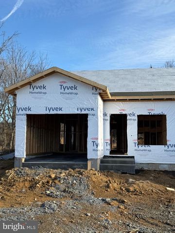 335 LORA DR, Woodstock, VA 22664