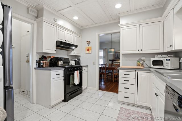 1612 S Newport Avenue, Tulsa, OK 74120