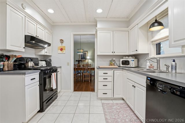 1612 S Newport Avenue, Tulsa, OK 74120