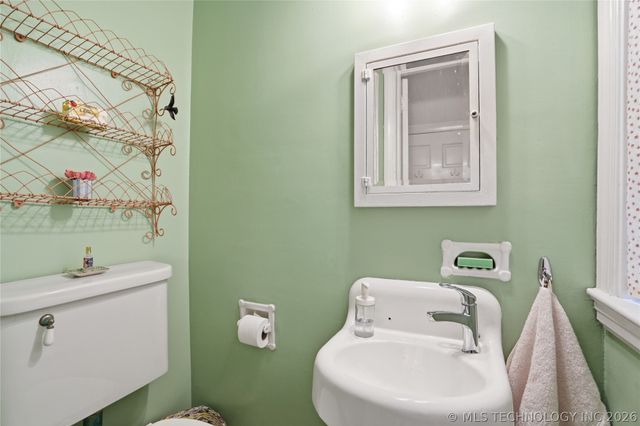 1612 S Newport Avenue, Tulsa, OK 74120