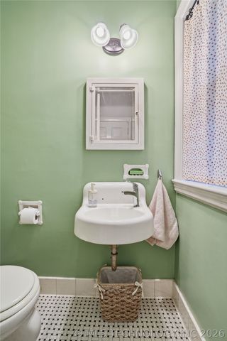 1612 S Newport Avenue, Tulsa, OK 74120