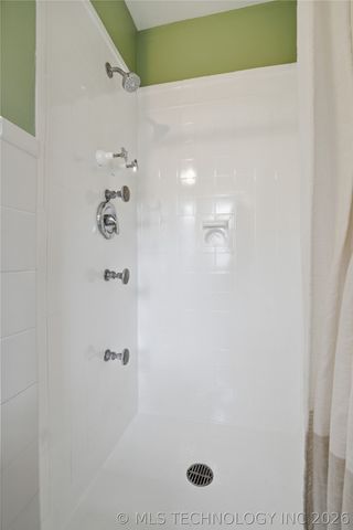 1612 S Newport Avenue, Tulsa, OK 74120