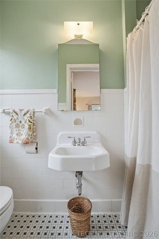 1612 S Newport Avenue, Tulsa, OK 74120