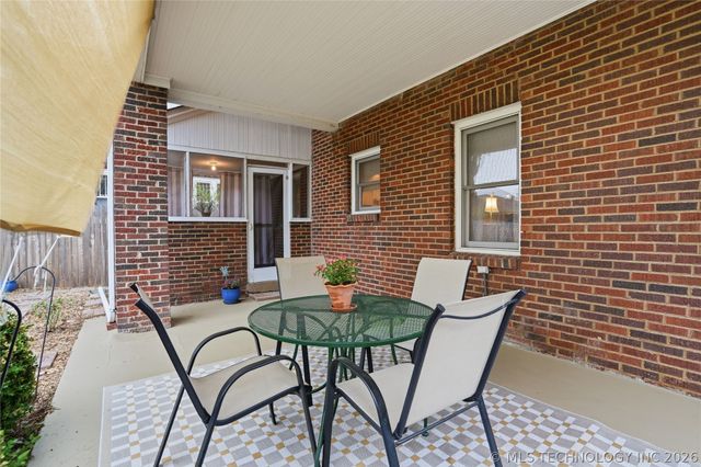 1612 S Newport Avenue, Tulsa, OK 74120