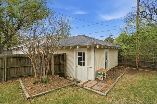 1612 S Newport Avenue, Tulsa, OK 74120