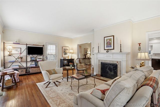 1612 S Newport Avenue, Tulsa, OK 74120