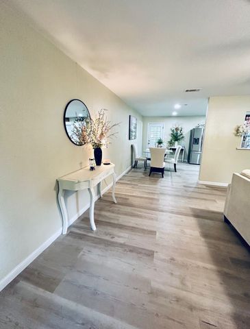 307 E 5th Street, Kaufman, TX 75142