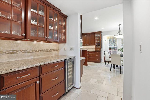 15456 WATERS CREEK DR, Centreville, VA 20120