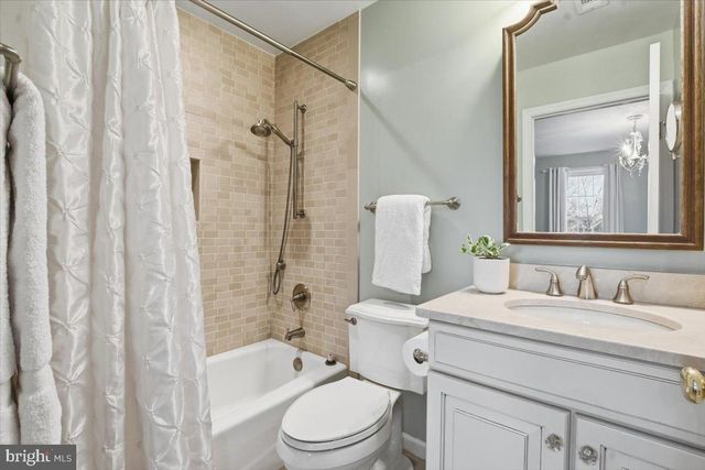 15456 WATERS CREEK DR, Centreville, VA 20120