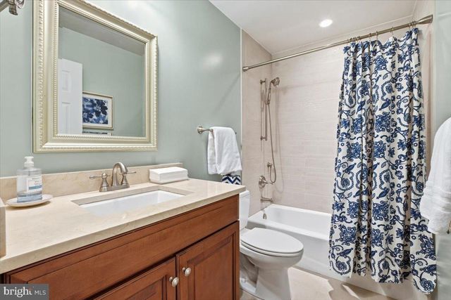 15456 WATERS CREEK DR, Centreville, VA 20120