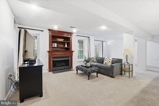 15456 WATERS CREEK DR, Centreville, VA 20120