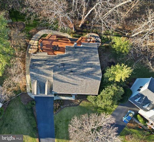 15456 WATERS CREEK DR, Centreville, VA 20120