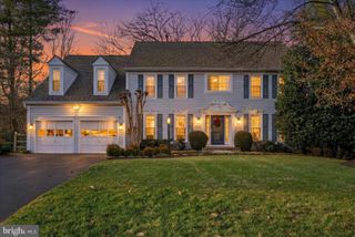 15456 WATERS CREEK DR, Centreville, VA 20120