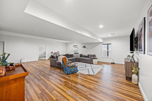 136 Westwoods Drive, Georgetown, KY 40324