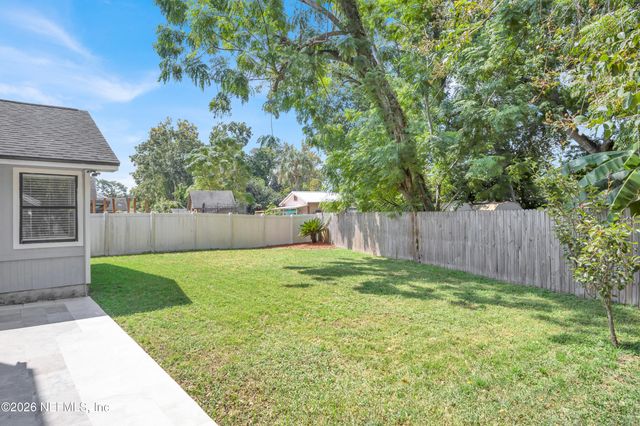 406 CRANES LANDING Court, Jacksonville, FL 32216