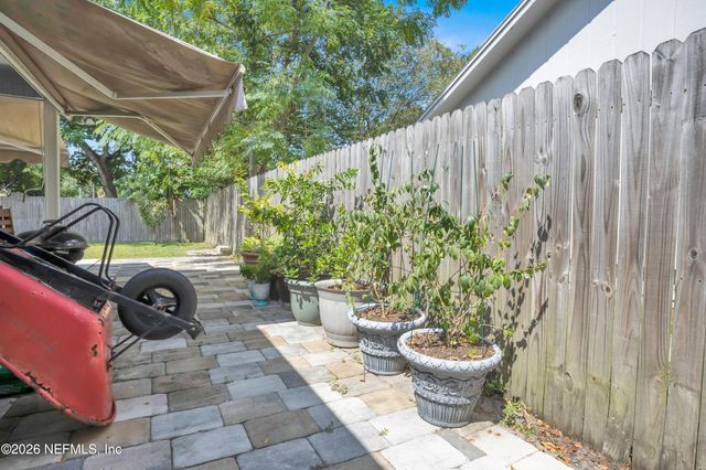 406 CRANES LANDING Court, Jacksonville, FL 32216