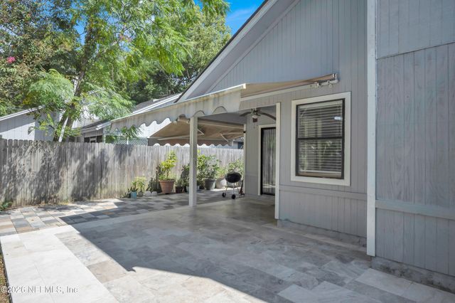 406 CRANES LANDING Court, Jacksonville, FL 32216