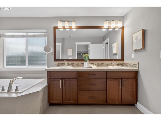 1349 Se 72ND Ave, Hillsboro, OR 97123