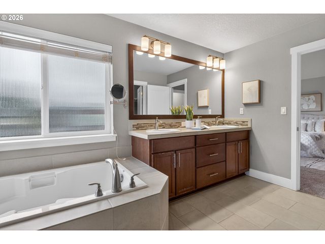 1349 Se 72ND Ave, Hillsboro, OR 97123