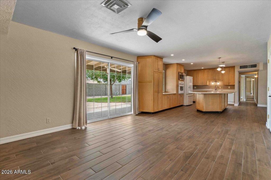 Image 10 of property listing at 6807 E DIAMOND Street, Scottsdale, AZ 85257