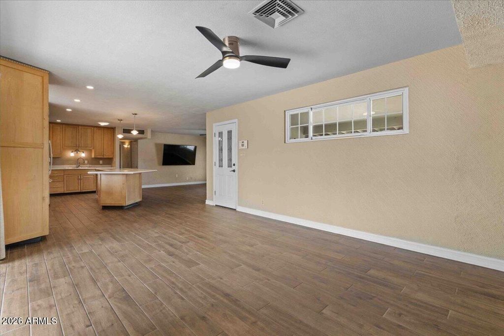 Image 11 of property listing at 6807 E DIAMOND Street, Scottsdale, AZ 85257