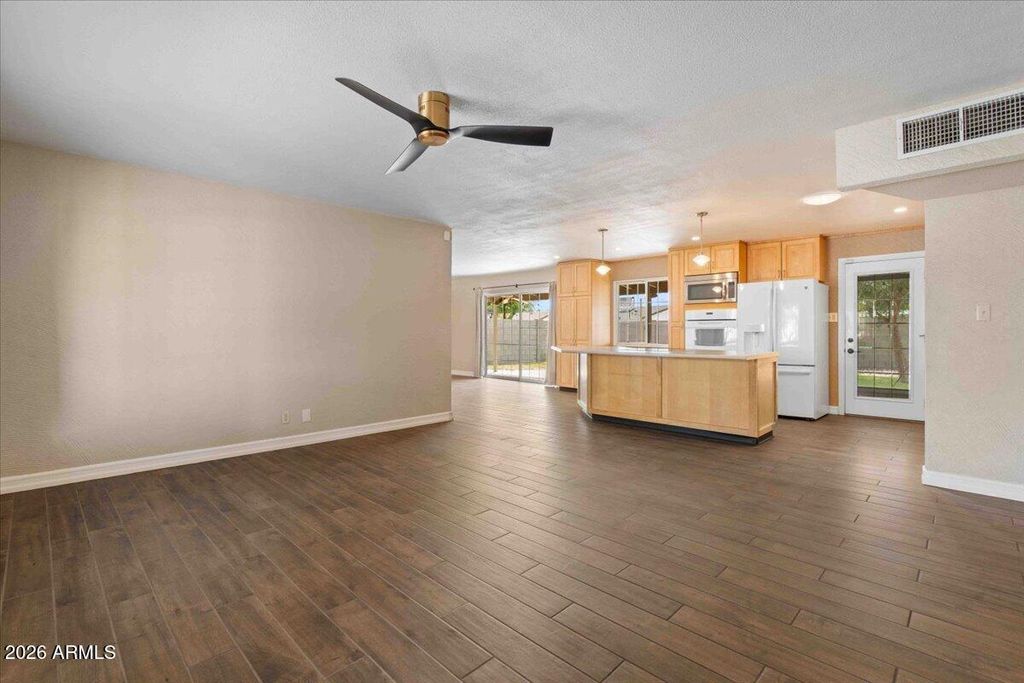 Image 6 of property listing at 6807 E DIAMOND Street, Scottsdale, AZ 85257