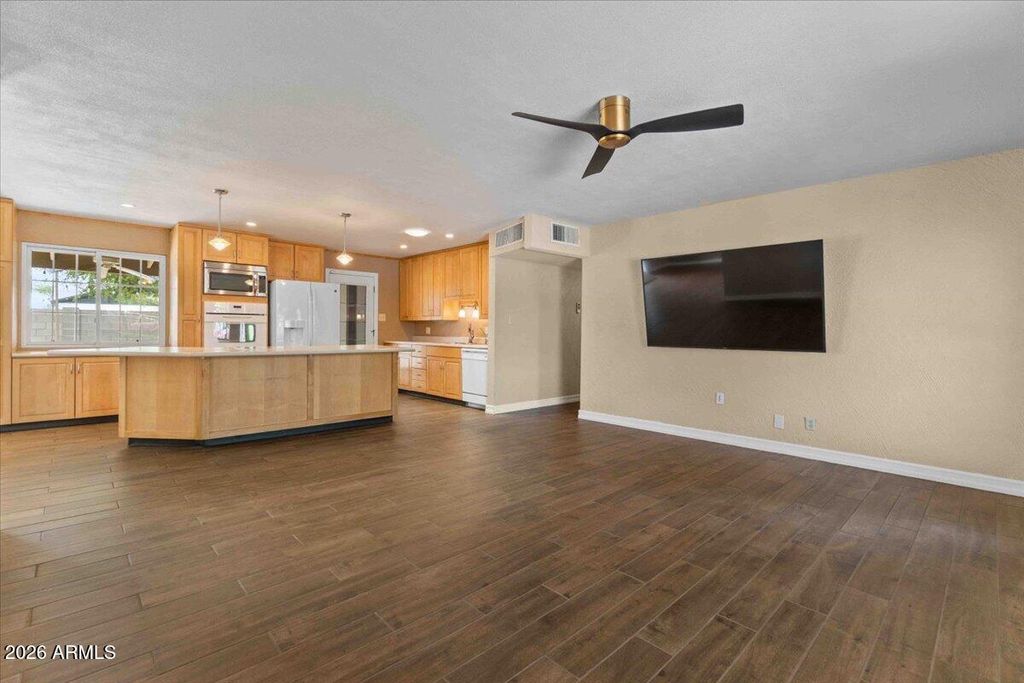 Image 7 of property listing at 6807 E DIAMOND Street, Scottsdale, AZ 85257