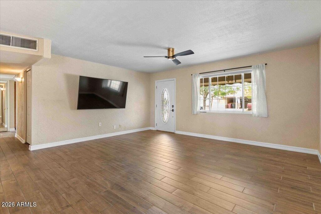 Image 8 of property listing at 6807 E DIAMOND Street, Scottsdale, AZ 85257