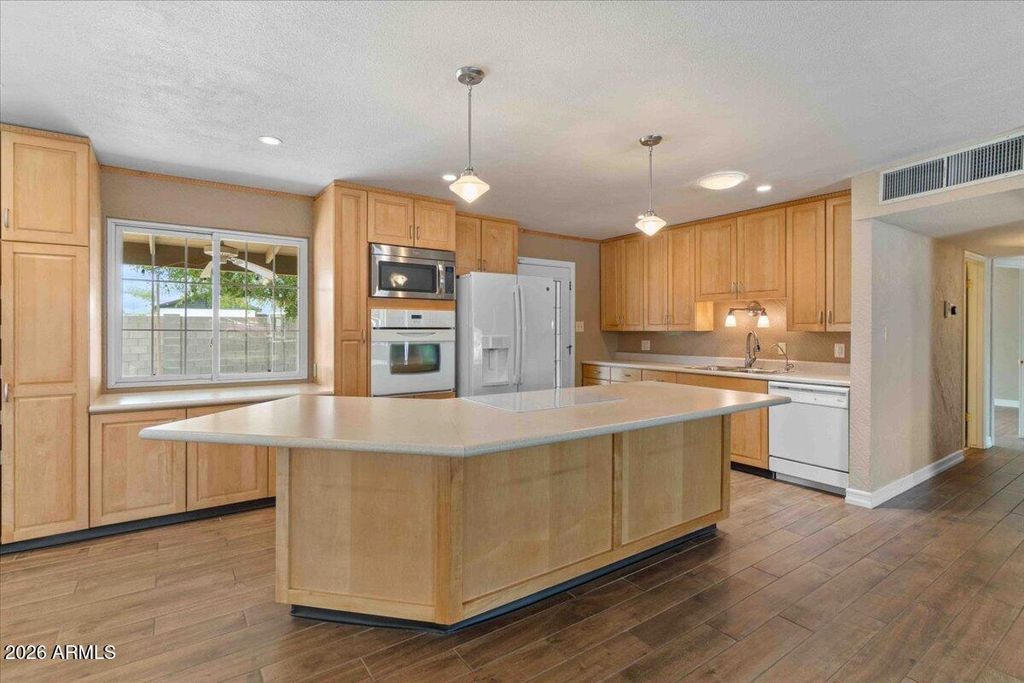 Image 9 of property listing at 6807 E DIAMOND Street, Scottsdale, AZ 85257