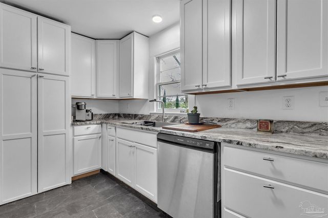 310 Cherokee Trl, Pensacola, FL 32506