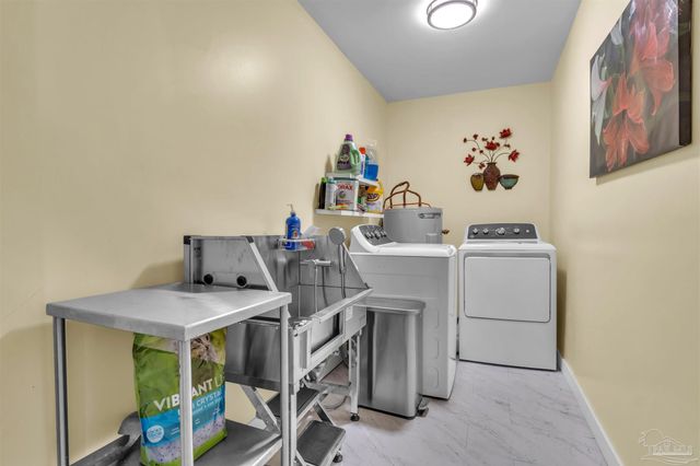 310 Cherokee Trl, Pensacola, FL 32506