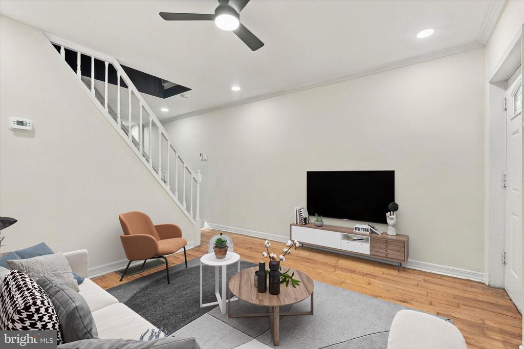 1338 S HICKS ST, Philadelphia, PA 19146 — photo 4