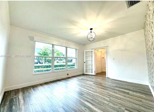 2075 S Hibiscus Dr, North Miami, FL 33181