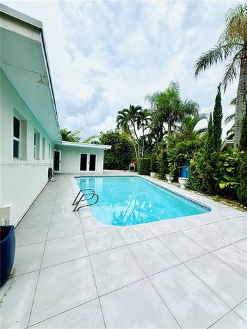 2075 S Hibiscus Dr, North Miami, FL 33181