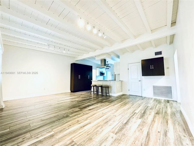 2075 S Hibiscus Dr, North Miami, FL 33181