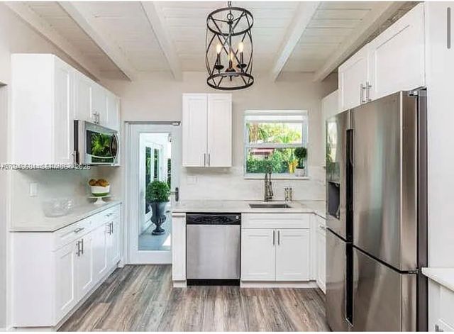 2075 S Hibiscus Dr, North Miami, FL 33181