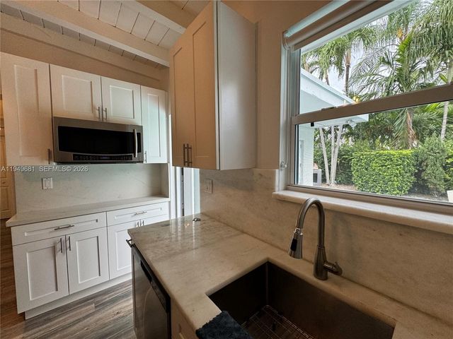 2075 S Hibiscus Dr, North Miami, FL 33181