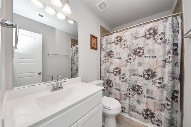 2610 Blue Abbott Drive, Fresno, TX 77545